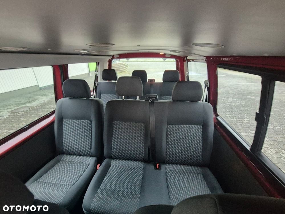 Volkswagen Caravelle - 10