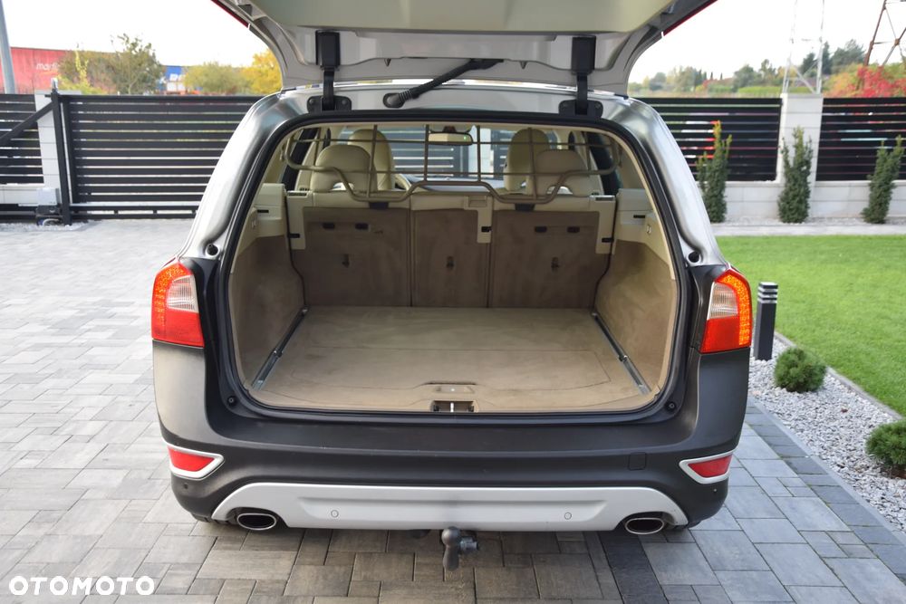 Volvo XC 70 D5 AWD Summum - 16
