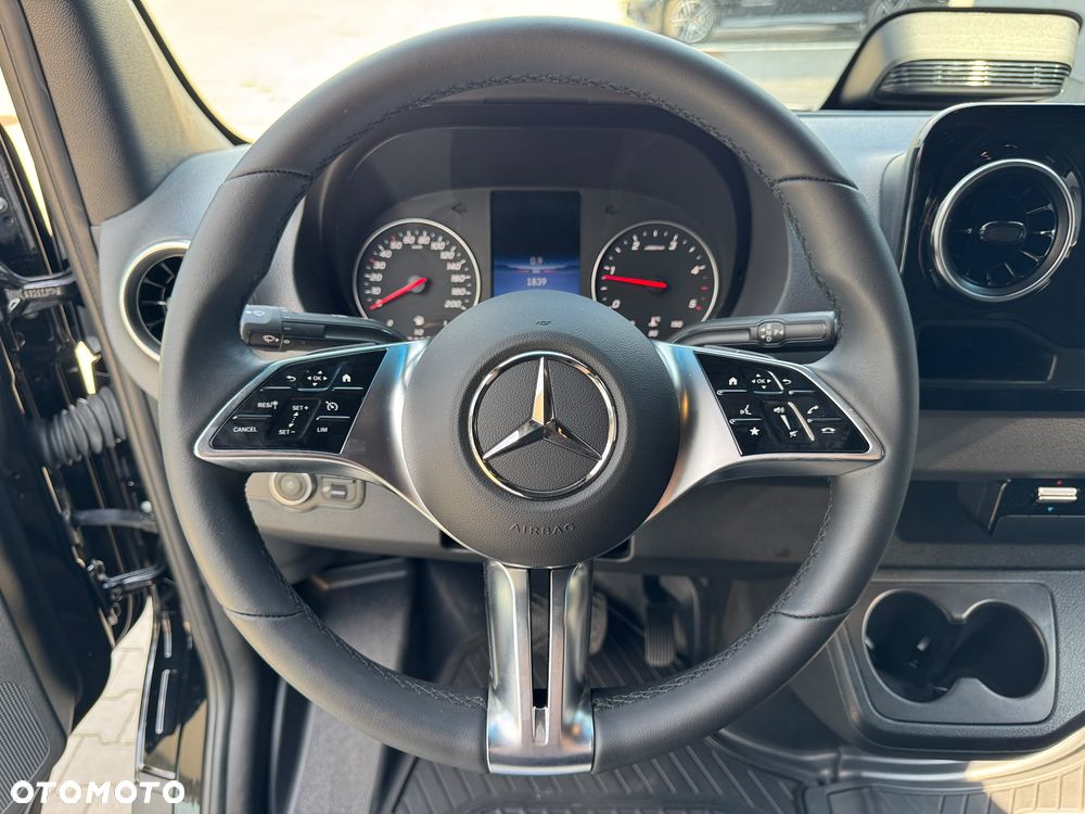 Mercedes-Benz Sprinter - 19