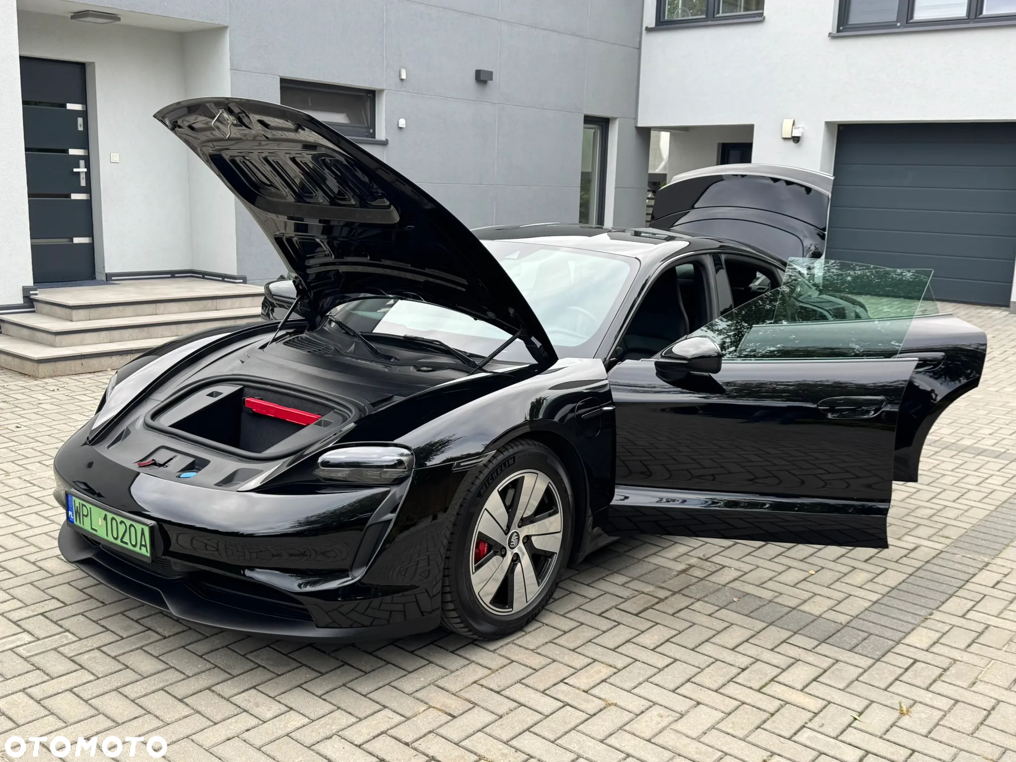 Porsche Taycan - 17