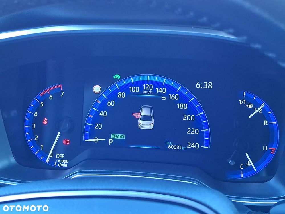 Toyota Corolla 1.8 Hybrid Comfort - 18