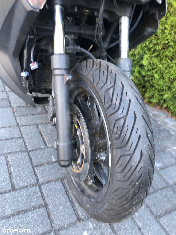 Yamaha X-max - 14