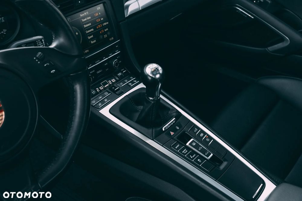 Porsche 911 Carrera 4S - 15