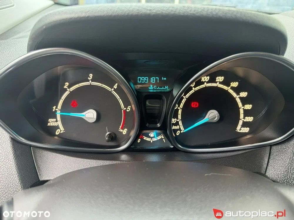 Ford Tourneo Courier - 13