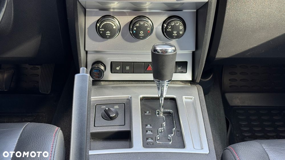 Dodge Nitro 4.0 V6 RT - 9