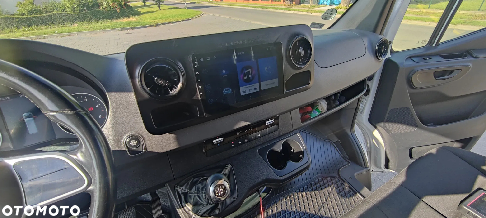 Mercedes-Benz Sprinter - 13