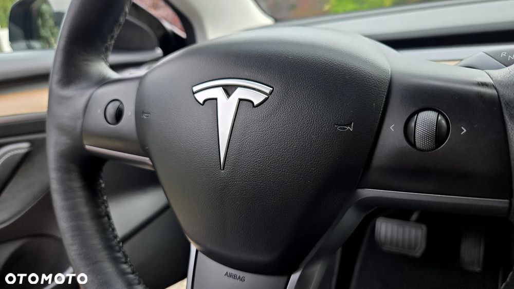 Tesla Model 3 - 21