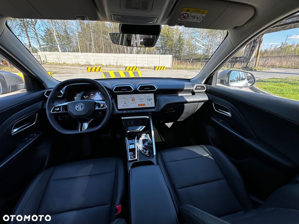 MG ZS Hybrid+ Luxury - 12