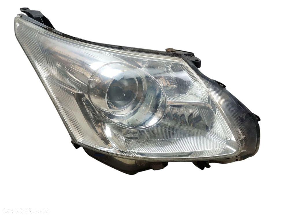 LAMPA PRAWY PRZÓD TOYOTA AVENSIS T27 (2009-2011) 2.0 VVT-I 152KM H279HR-AE - 2