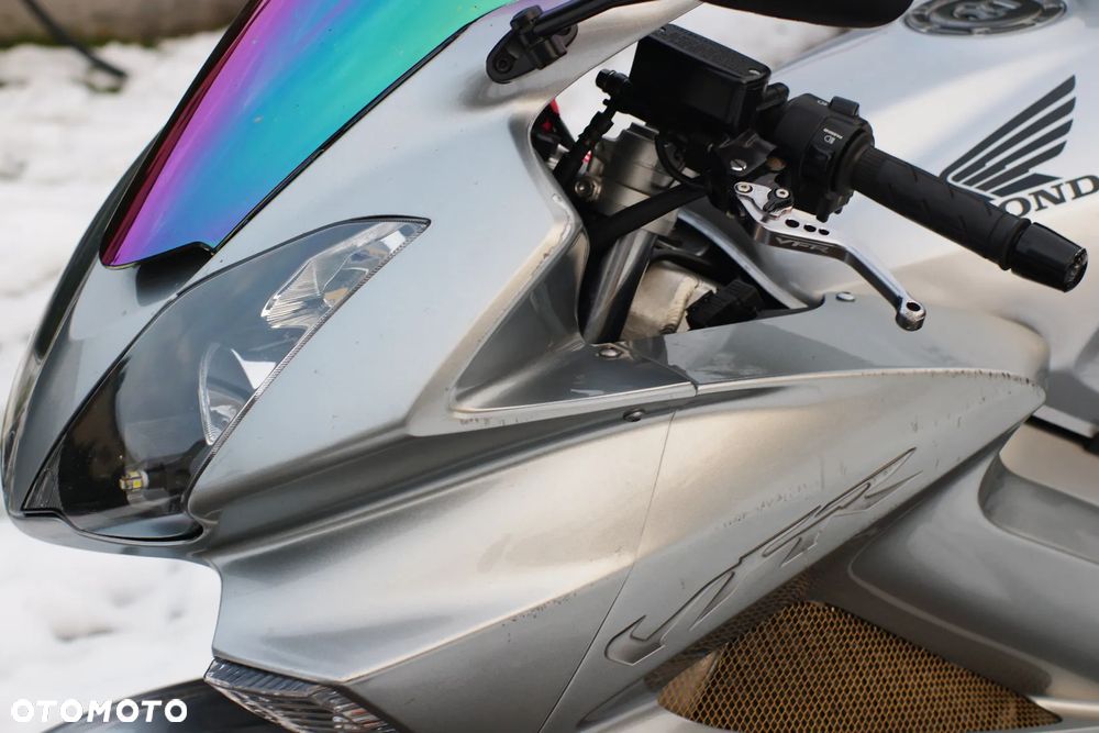 Honda VFR - 29