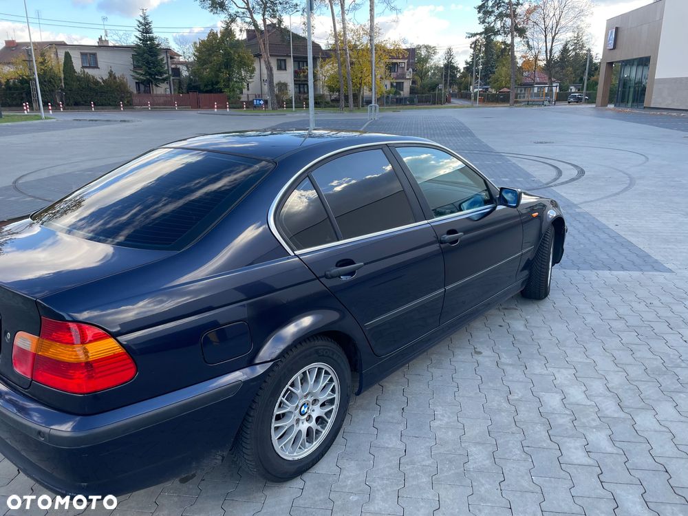 BMW Seria 3 316i - 4