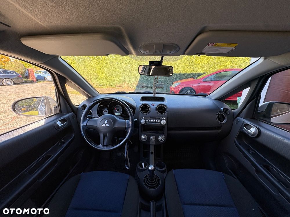 Mitsubishi Colt - 18