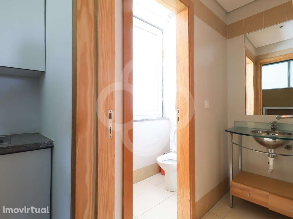 Escritório em Telheiras com 4 lugares de estacionamento Localização... - Grande imagem: 5/13