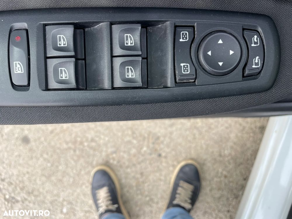 Renault Scenic 1.6 16V 110 LIMITED - 14