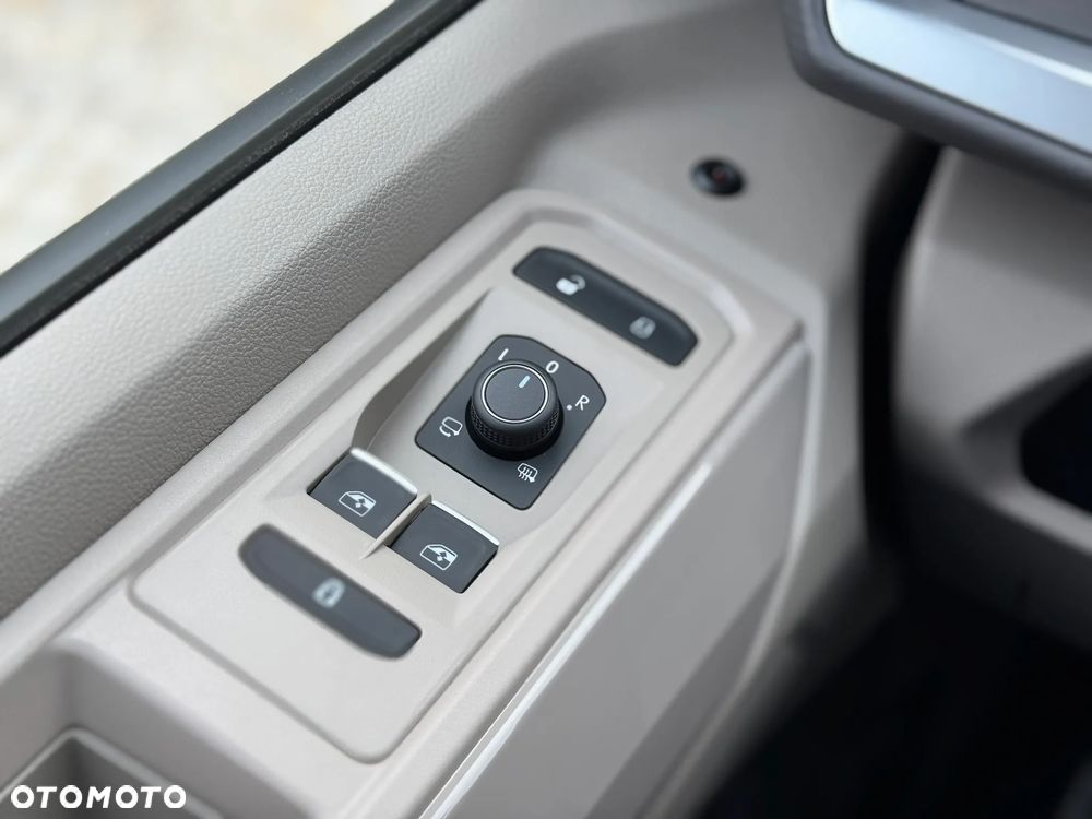 Volkswagen Multivan 2.0 TDI L2 Style DSG - 34