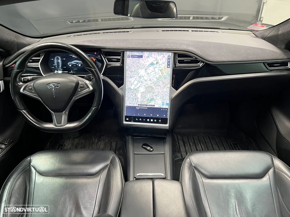 Tesla Model S - 11