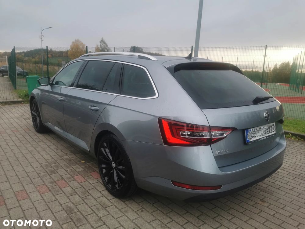 Skoda Superb 2.0 TDI DSG Premium Edition - 4
