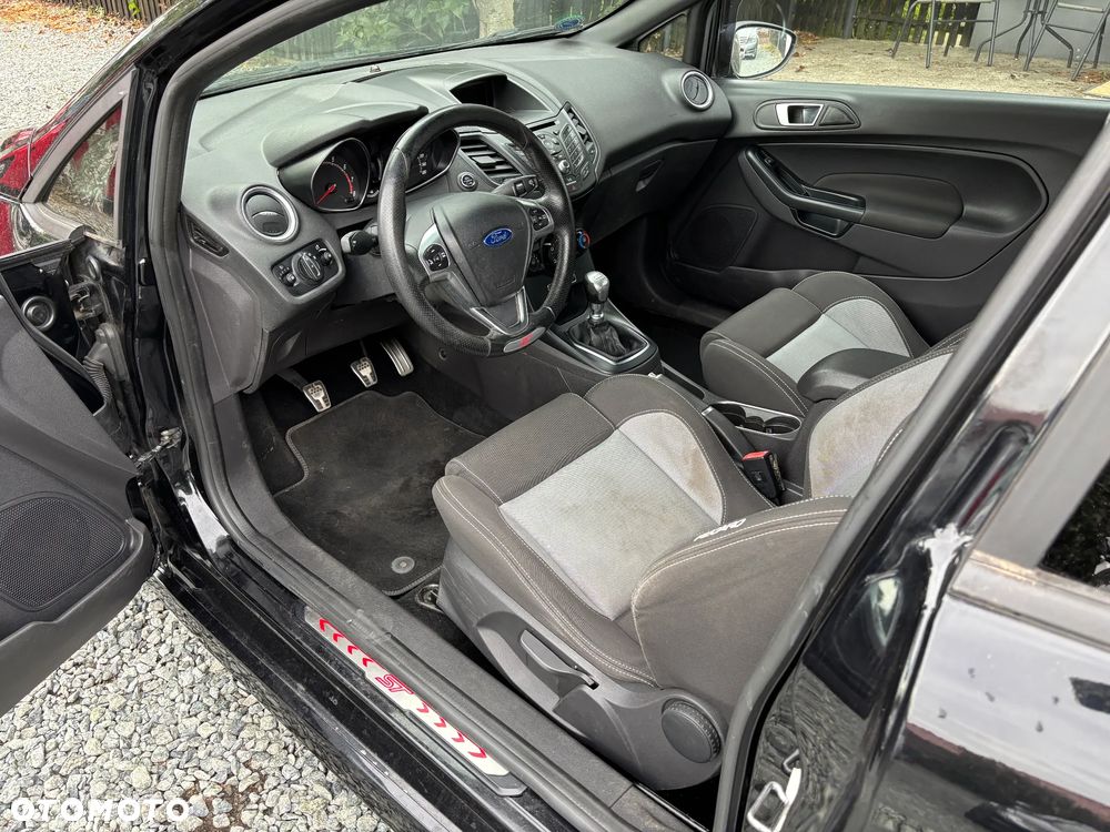 Ford Fiesta 1.6 EcoBoost ST - 11