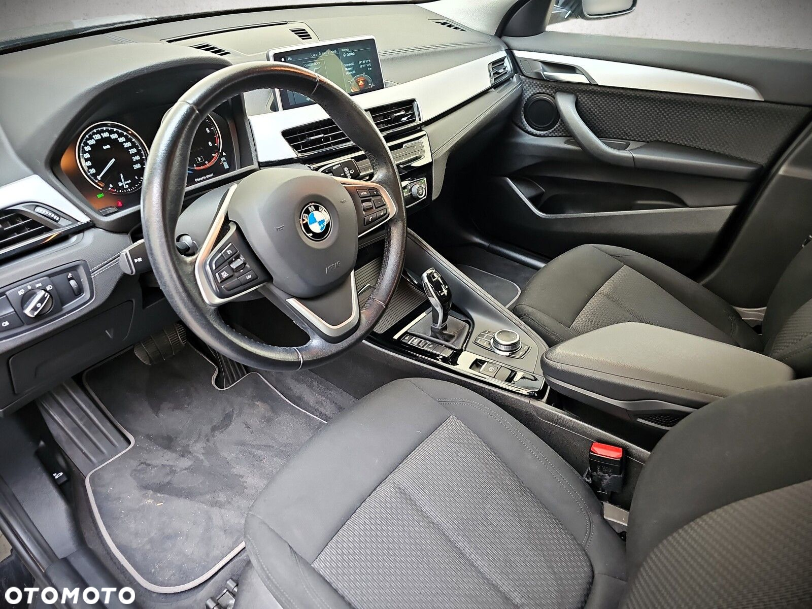 BMW X2 - 10