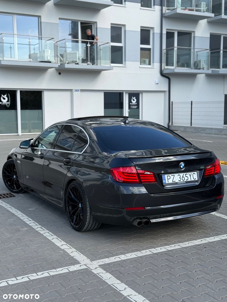BMW Seria 5 525d xDrive - 2