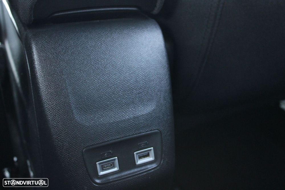 Peugeot 2008 1.2 PureTech Allure Pack EAT8 - 29