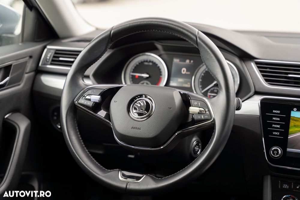 SKODA Superb 2021 — imagine 18