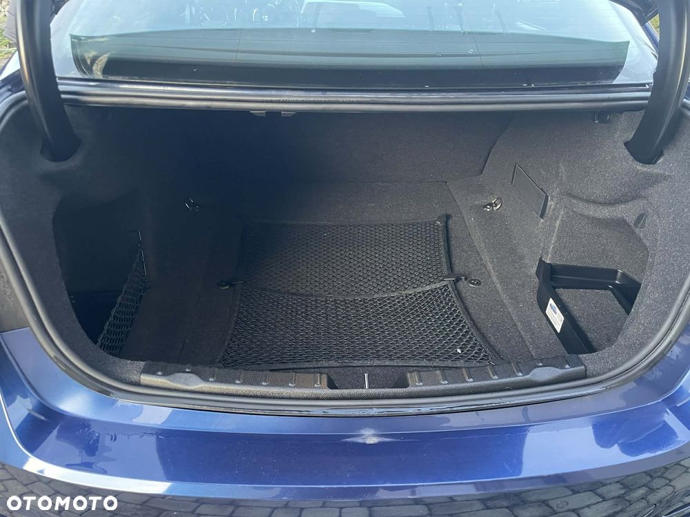 BMW Seria 3 320i xDrive Edition M Sport Shadow - 21