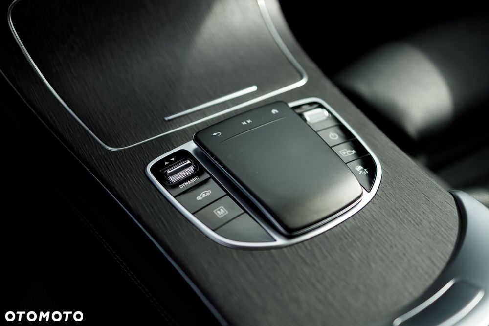 Mercedes-Benz GLC 300 de 4Matic 9G-TRONIC AMG Line Plus - 22