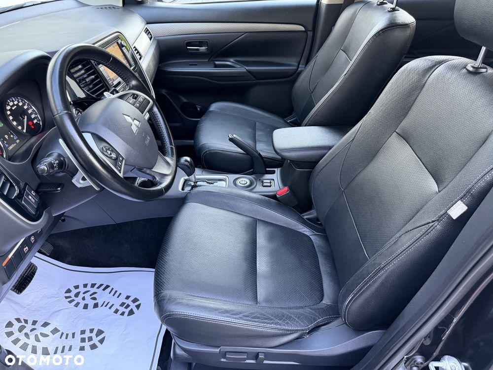 Mitsubishi Outlander 2.0 4WD CVT Diamant+ - 5