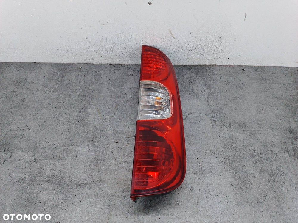 LAMPA TYLNA PRAWA FIAT DOBLO II 51755144 20110999 - 5