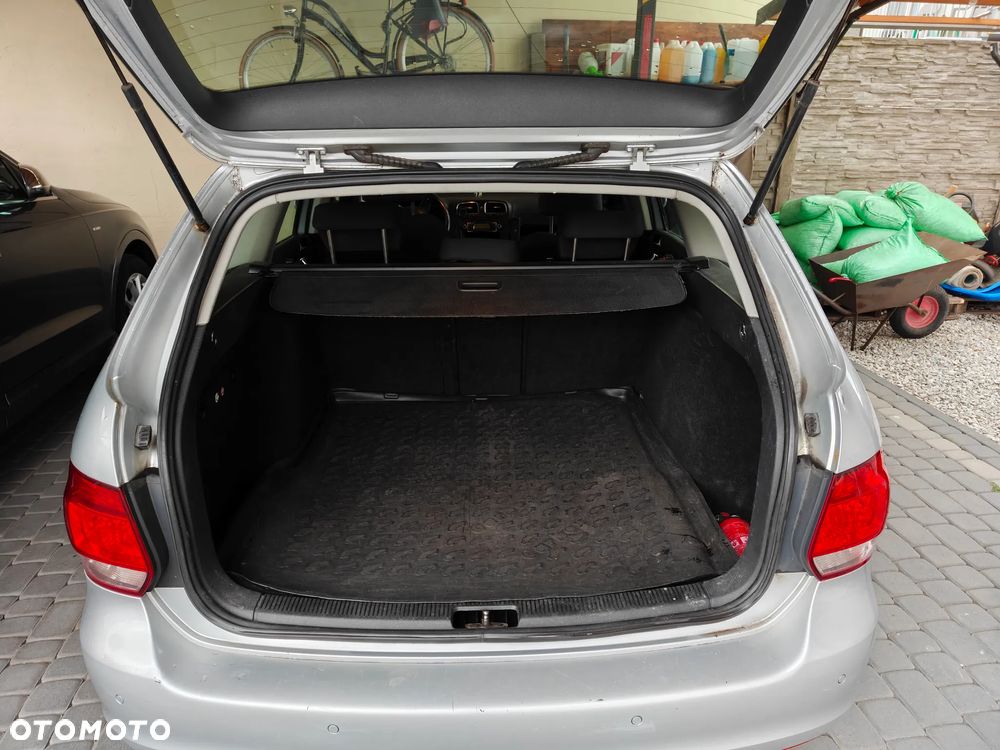 Volkswagen Golf 1.6 TDI Comfortline DSG - 15