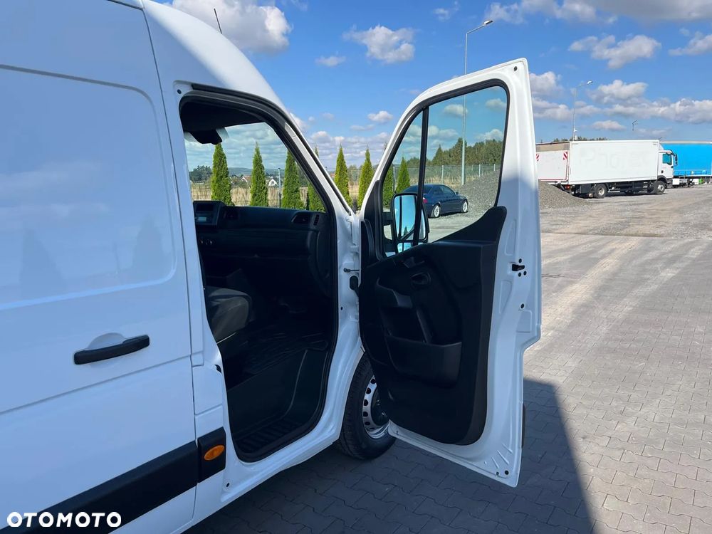 Renault Master 2.3 / DOSTAWCZY / 2023 / 15 TYS PRZEB. - 17