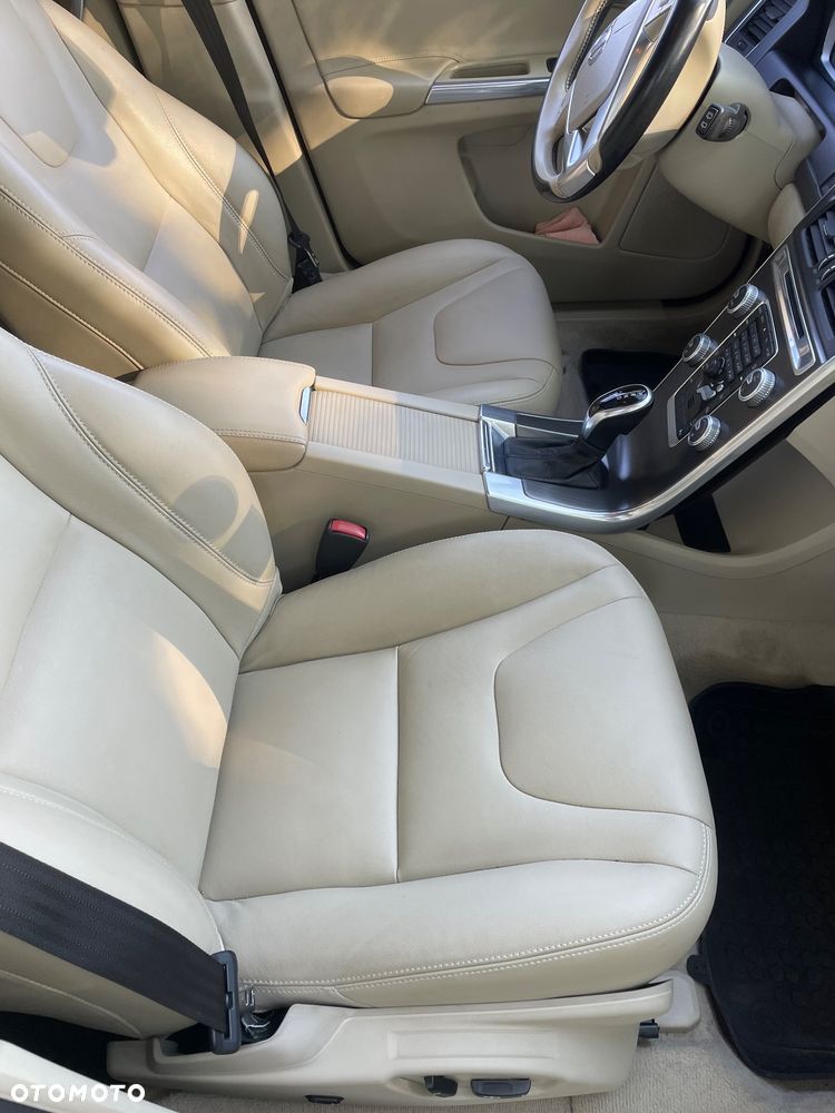 Volvo XC 60 D5 AWD Summum - 7