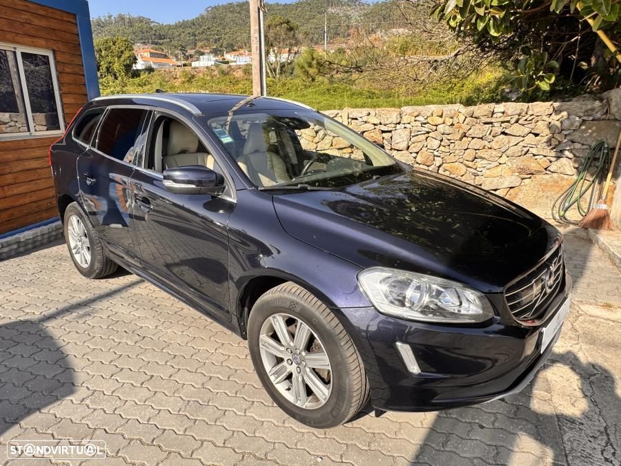 Volvo XC 60 2.0 D3 Momentum Plus - 2