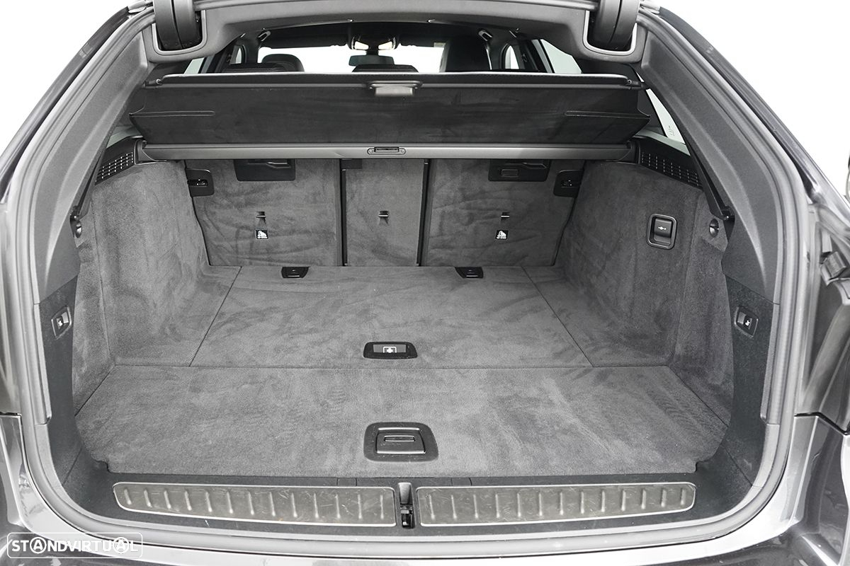 BMW 520 d Pack Desportivo M Auto - 29