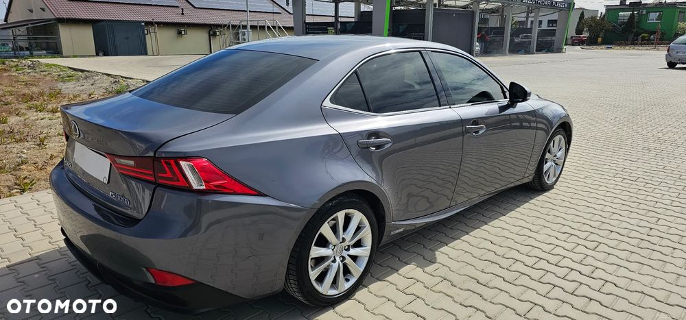 Lexus IS 300h Elegance - 21