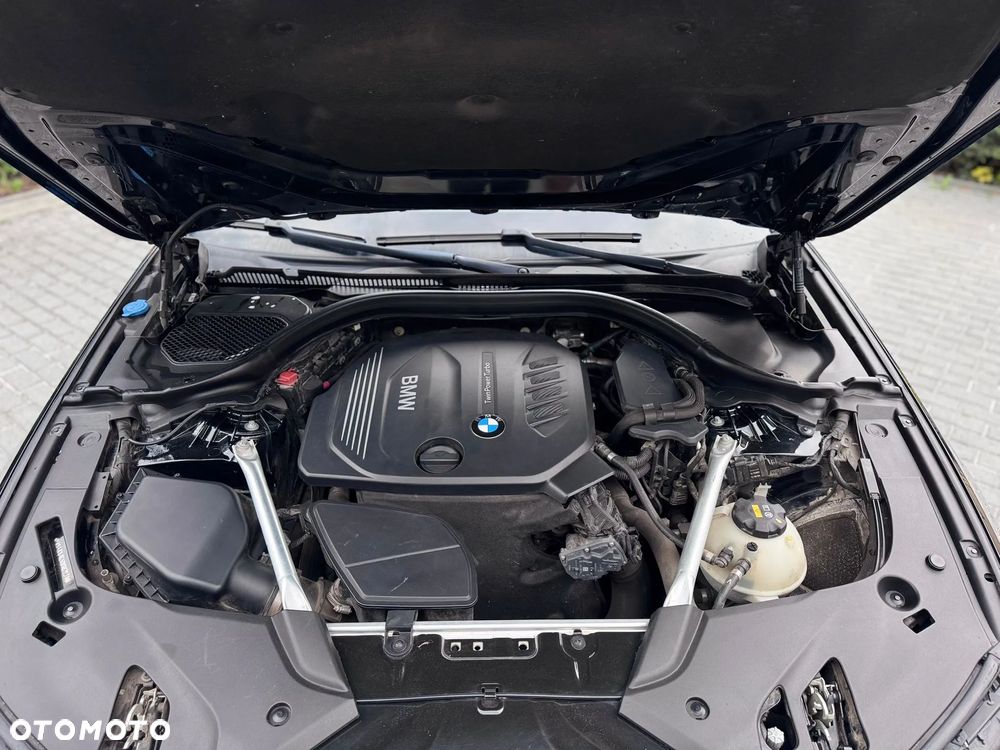 BMW Seria 5 520d xDrive - 15