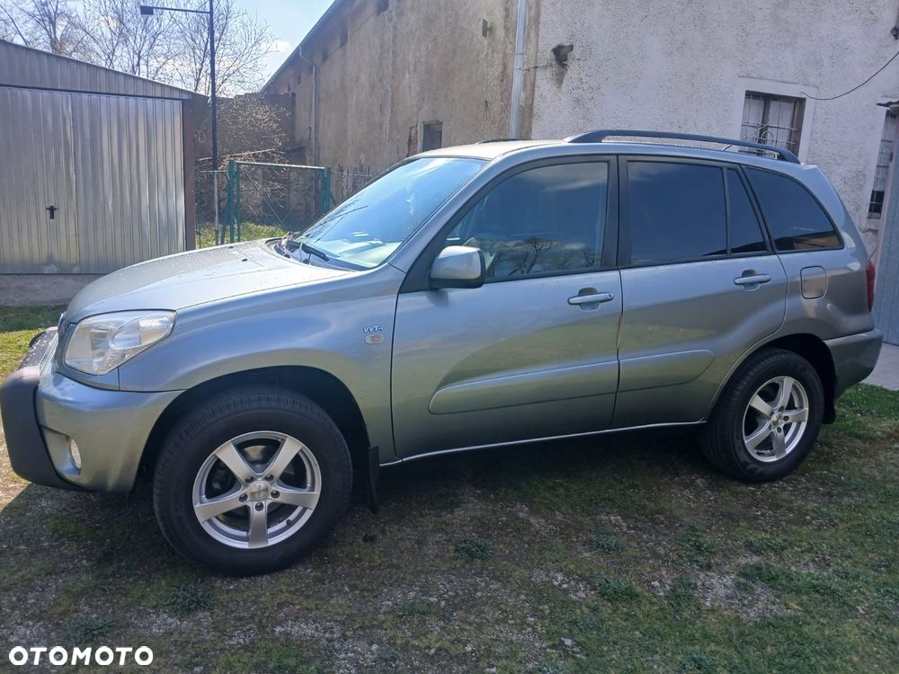 Toyota RAV4 2.0 VVT-i 4x4 - 2
