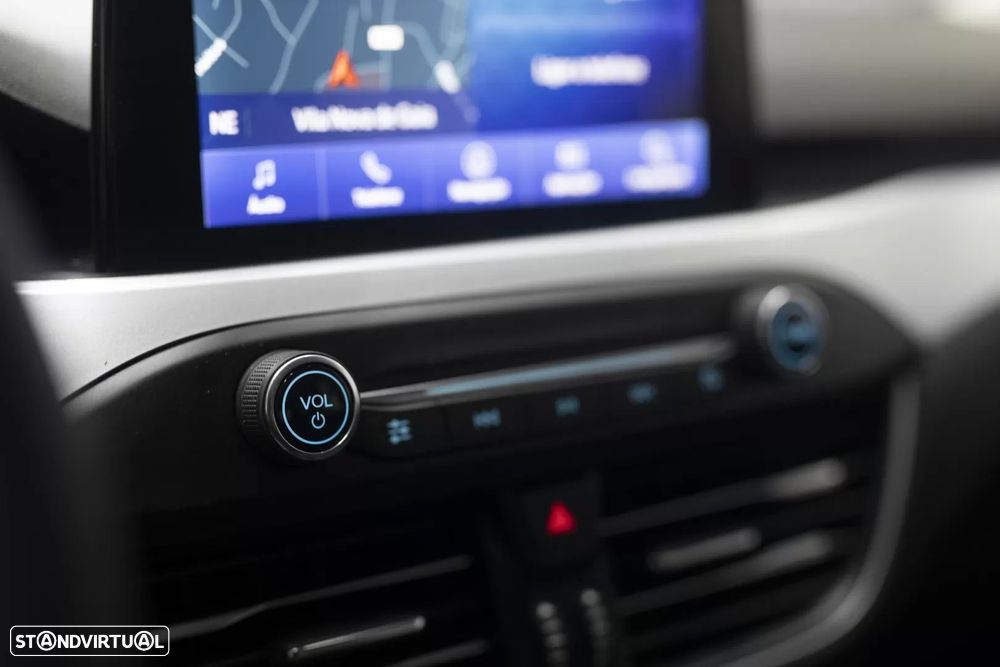 Ford Focus 1.5 TDCi ECOBlue Business Aut. - 19