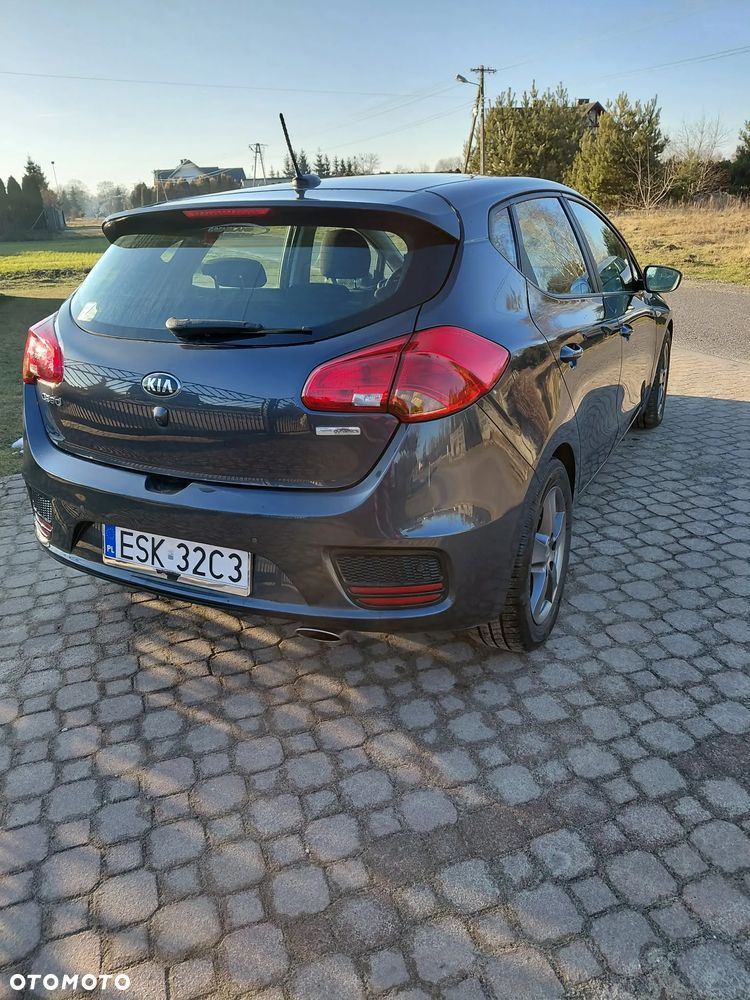 Kia Ceed - 10