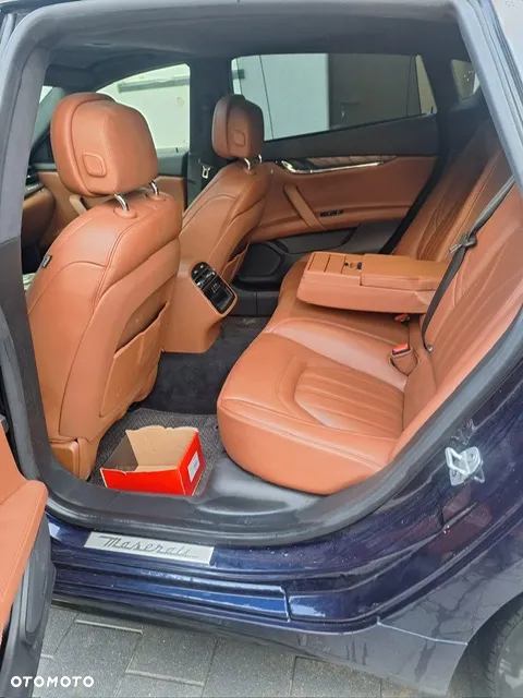 Maserati Quattroporte - 12