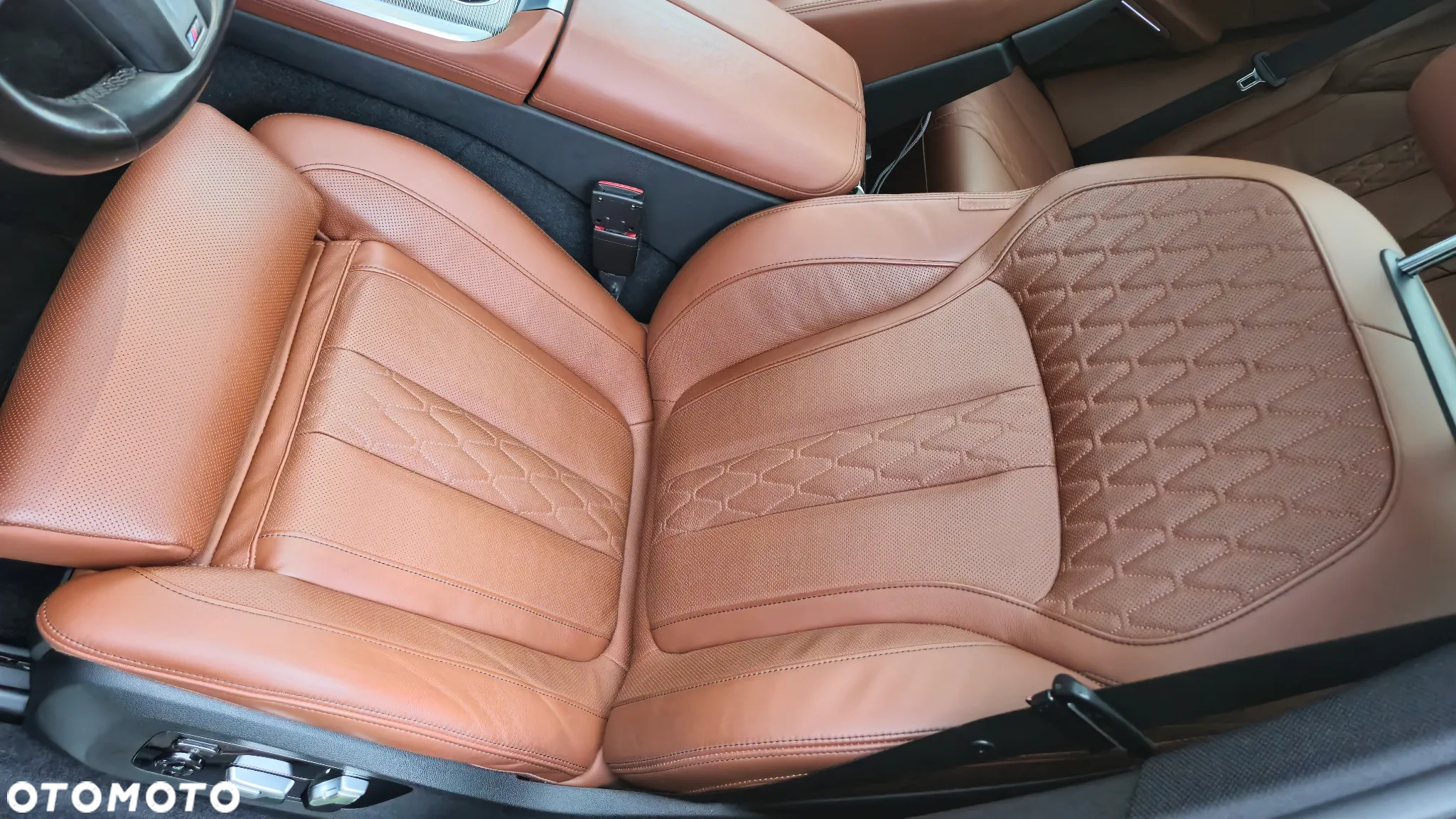 BMW X5 M M50i - 11