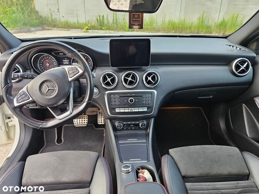 Mercedes-Benz Klasa A 220 4-Matic AMG Line - 15