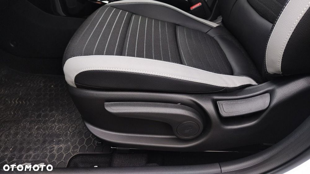 Kia Stonic - 11