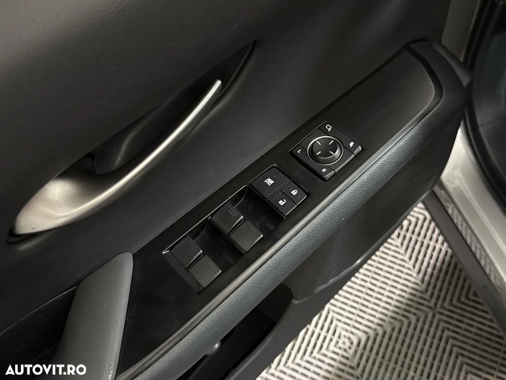 Lexus UX - 15