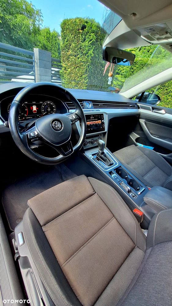 Volkswagen Passat 2.0 TDI SCR Comfortline DSG - 9