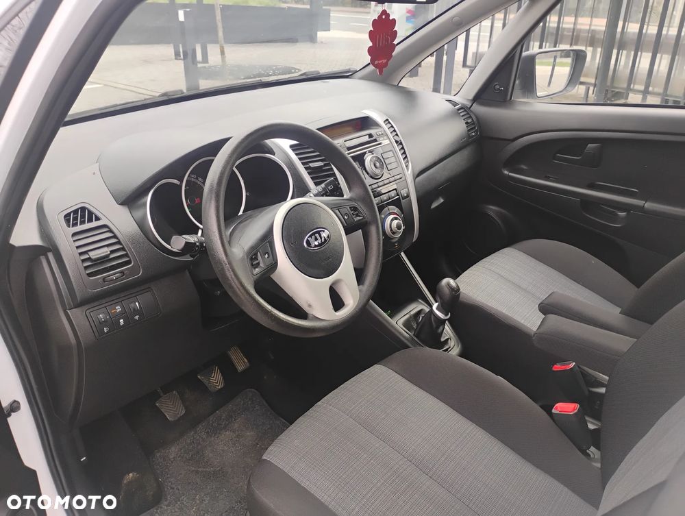 Kia Venga - 9