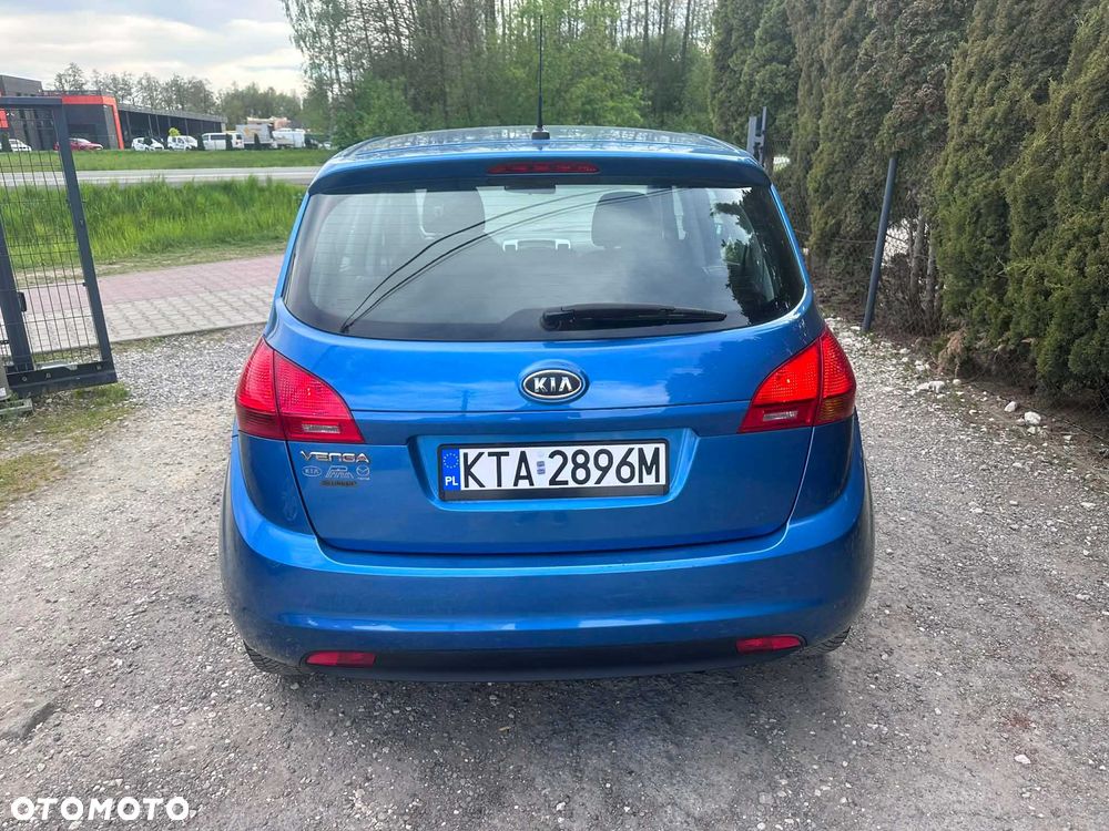 Kia Venga - 5