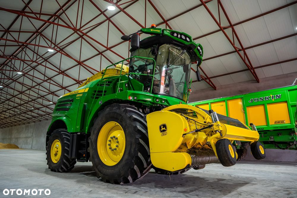 John Deere 8300 - 4