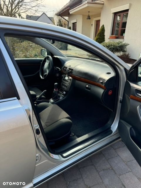 Toyota Avensis 2.0 VVT-i Sol plus - 15